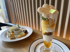 『相楽園パーラー』相楽園内の結婚式場に併設するカフェで絶品スイーツを堪能