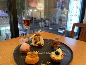 【三宮店限定】『ショコラリパブリック』人気モンブラン5種類のプチサイズが1度に食べられる