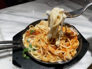 【元町商店街】『観音屋　元町本店』独創的なチーズケーキが有名なお店、そして、カフェスペースはパワースポット！