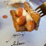 【速報】ショコラリパブリック三宮本店2Fカフェ、希少な白苺を使った神戸スイーツが話題沸騰。