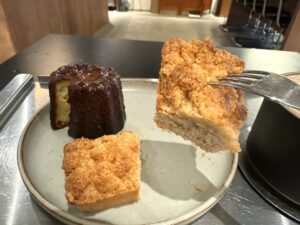 【元町】 神戸女子が集まる路地裏カフェ、ここでマッタリしていくか『スロースコーヒー』